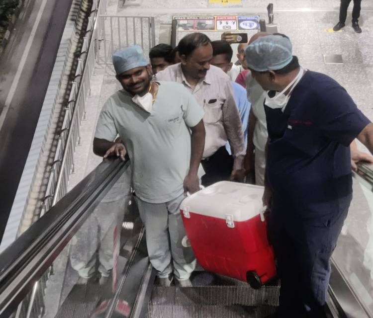 Apollo Hospitals transports cadaver heart of brain-dead patient from Nagole to Jubilee Hills through a green corridor created by Metro rail!