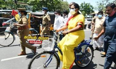 சைக்கிளில் பிரேமலதா விஜயகாந்த்