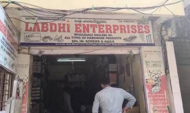 Police Bust Major Counterfeit Kanvee Blade Racket in Goshamahal; Bulk Stock Seized