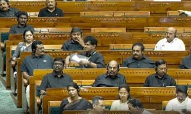 தொகுதி மறுவரையறை மசோதாவுக்கு எதிர்ப்பு! – கருப்பு சட்டை அணிந்து மக்களவைக்கு வந்த திமுக எம்.பிக்கள்