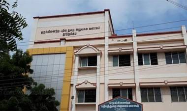 தூத்துக்குடியில் லஞ்ச ஒழிப்பு போலீசார் சோதனை – சார் பதிவாளர்கள் உள்பட 8 பேர் மீது வழக்குப்பதிவு!