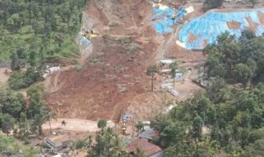 சுரங்கப்பாதை அமைக்கும் இடத்தில் நிலச்சரிவு: தொழிலாளர்களை மீட்க தீவிர நடவடிக்கை