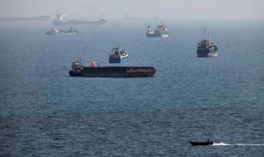 Iran and Oman Near Deal to Reopen Strait of Hormuz