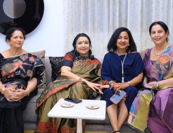 #Sripriya & #RajkumarSethupathy hosted a grand celebration honouring #RadikaaSarathkumar for the historic blockbuster success of #Thaaikizhavi,l