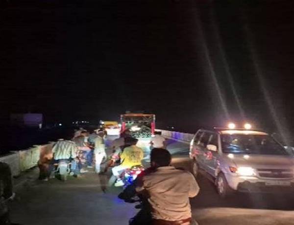 Couple in Andhra Pradesh Leaves Child on Bridge Before Jumping into River
