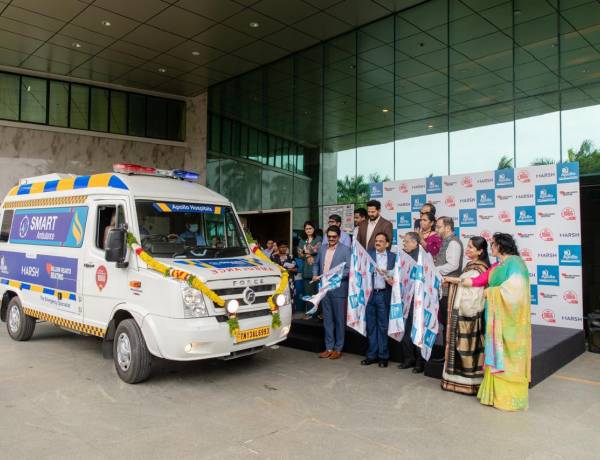 வானகரம் அப்போலோ ஸ்பெஷாலிட்டி மருத்துவமனையில் இரண்டு ஸ்மார்ட் ஆம்புலன்ஸ்கள் அறிமுகம்