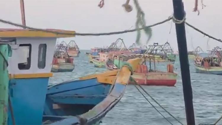 ராமேஸ்வரம் பகுதி மீனவர்கள் ஒரு நாள் அடையாள வேலைநிறுத்தப் போராட்டம்