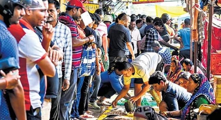 புரட்டாசி மாதத்திற்குப் பின் மீண்டும் களைகட்டிய விற்பனை