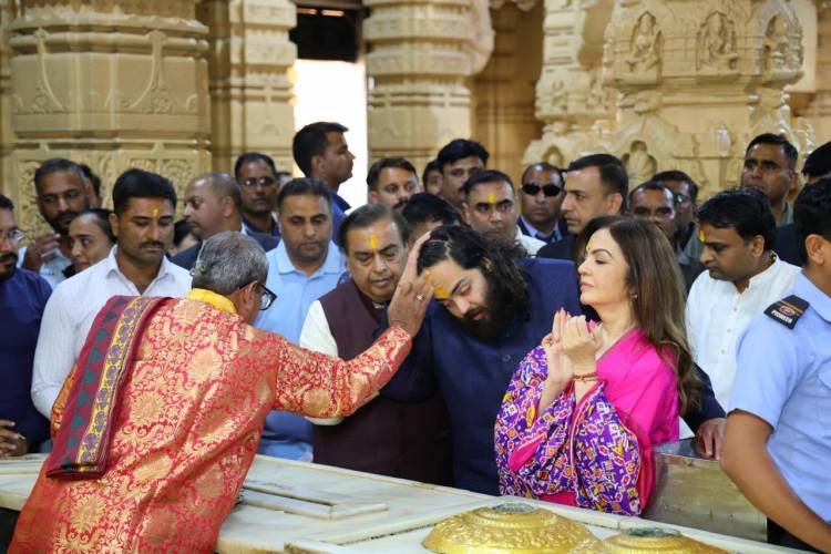 Shri Mukesh Ambani, along with Smt. Nita M. Ambani and Shri Anant Ambani, offered prayers at the Somnath Temple