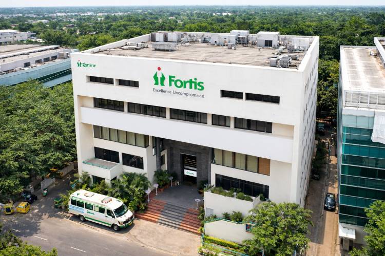 Fortis Hospital Cunningham Road Marks 35 Years with 35-Hour Mega CPR Marathon and Community Health Initiatives
