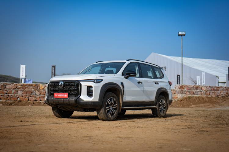 JSW MG மோட்டார் இந்தியா அறிமுகம் செய்த இந்தியாவின் முதல் D+ SUV MG MAJESTOR க்கு 5-5-5 திட்டத்தை இணைத்தது,JSW MG Motor India introduces a unique 5-5-5 Programme for India’s First D+ SUV - MG MAJESTOR
