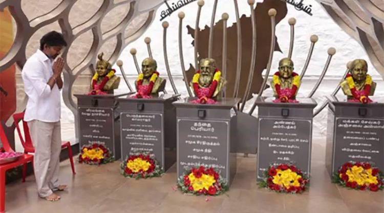 த.வெ.க தலைவர் விஜய் கொள்கைத் தலைவர்களுக்கு மலர் தூவி மரியாதை செலுத்தினார்!