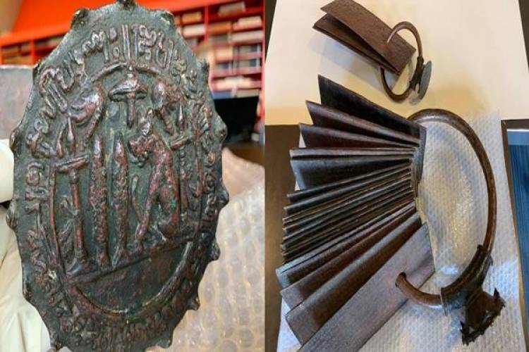 Chola era copper plates must be put on public display
