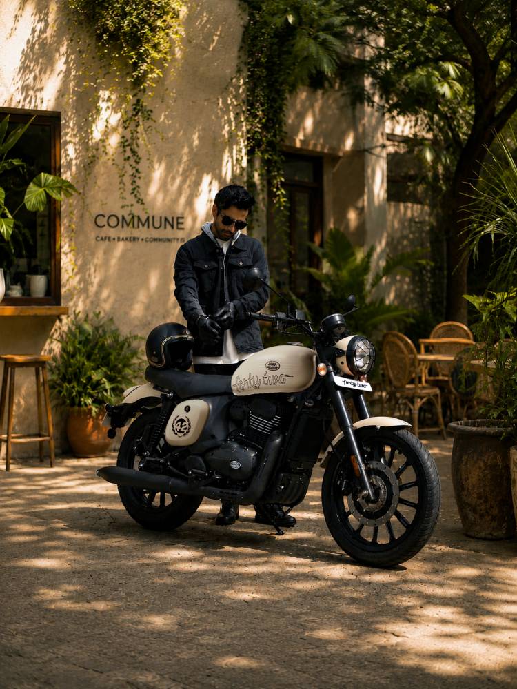 Jawa 42 Ivory draws strong rider interest, now available on Amazon.in and Flipkart