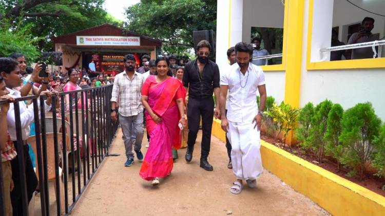 தாய் சத்யா பள்ளியில் தனது சொந்த செலவில் 3 மாடி கட்டிடம் கட்டிக் கொடுத்து நெகிழ்ச்சி!