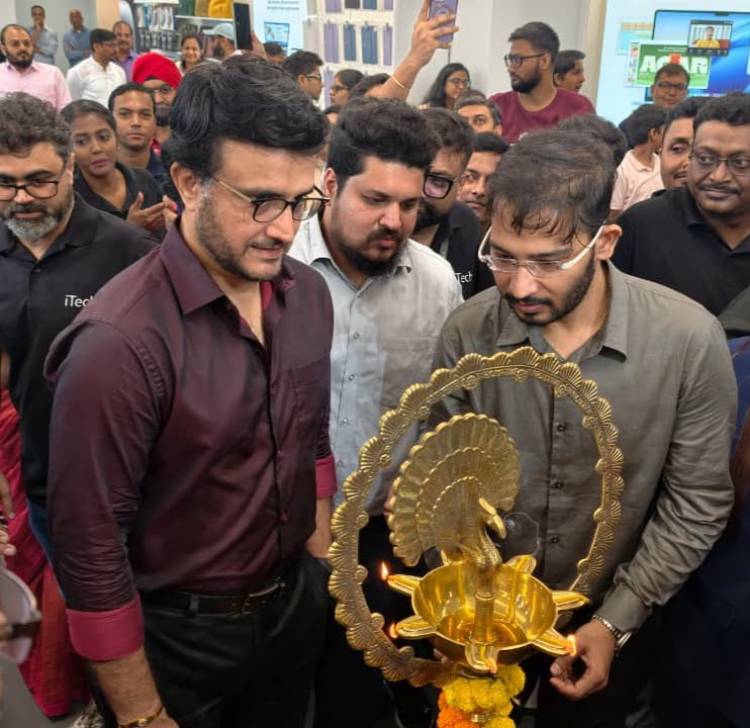 Sourav Ganguly inaugurates iTech’s Apple Premium Partner Store in Kolkata