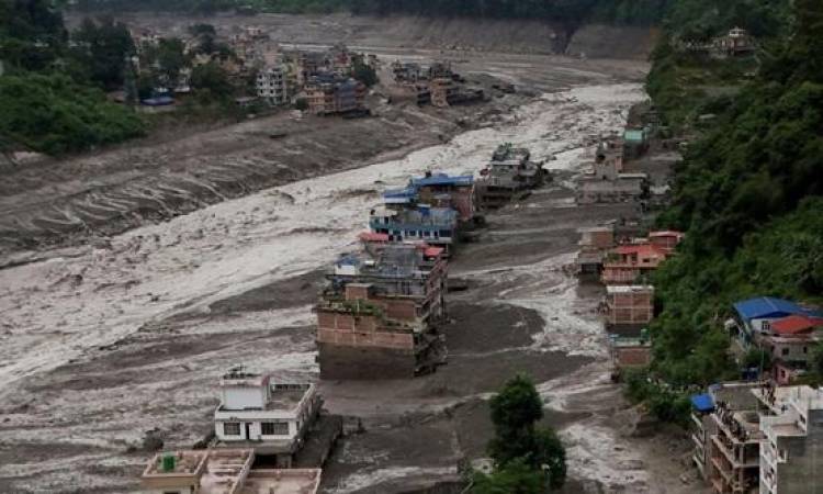 Nepal floods: Death toll nears 400 as hundreds of Indians remain uncontactable