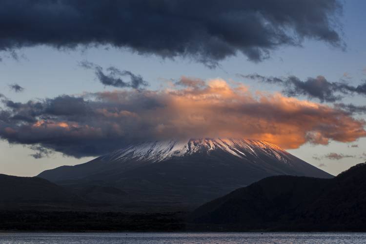 Autumn Colours of Japan: Immersive Photography Tour Through Japan
